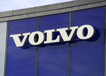 Volvo and Huntington announced positive financial performance in the equipment finance sector.