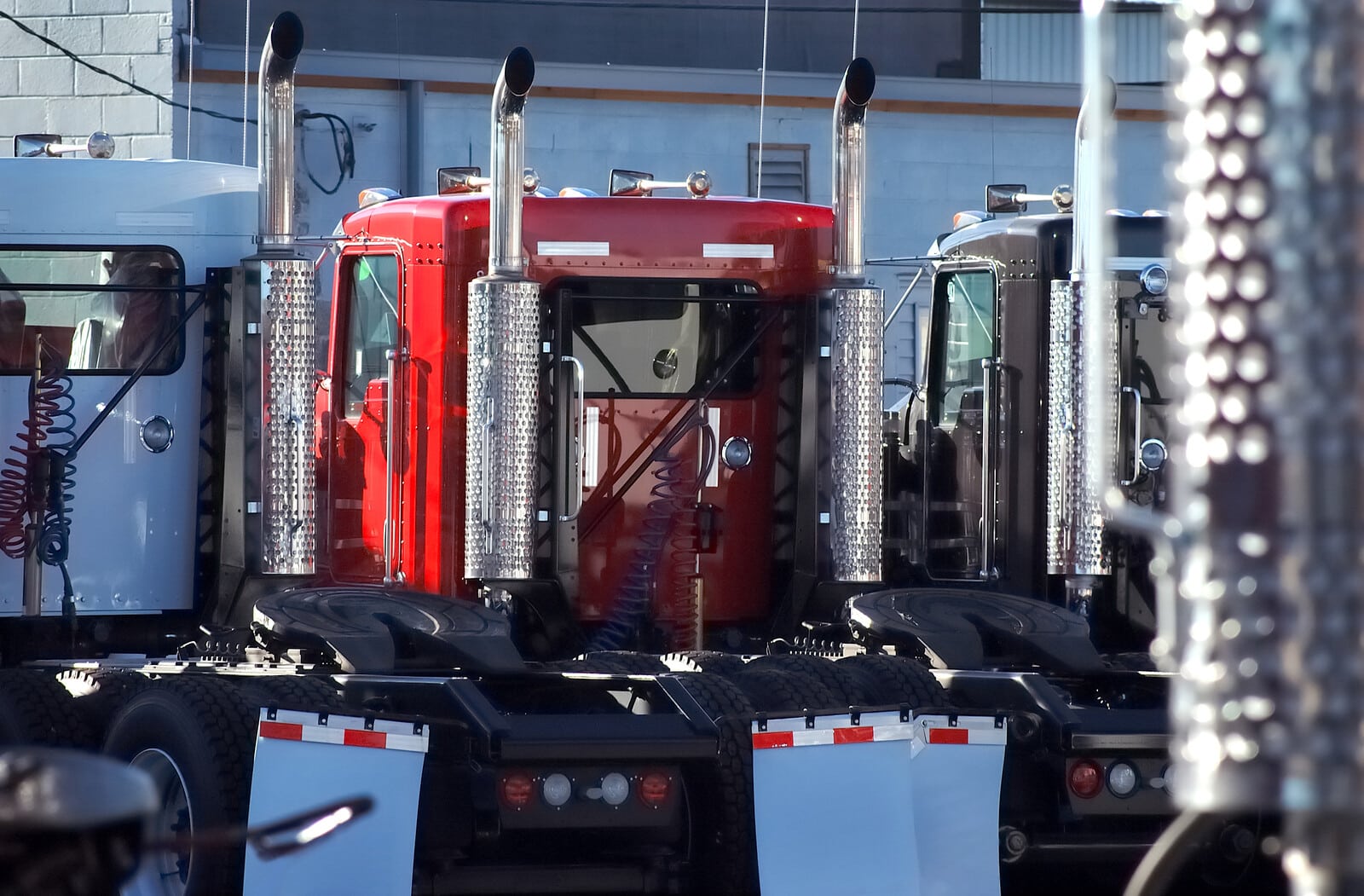 Equipment finance leaders urge collaboration as uncertainty persists