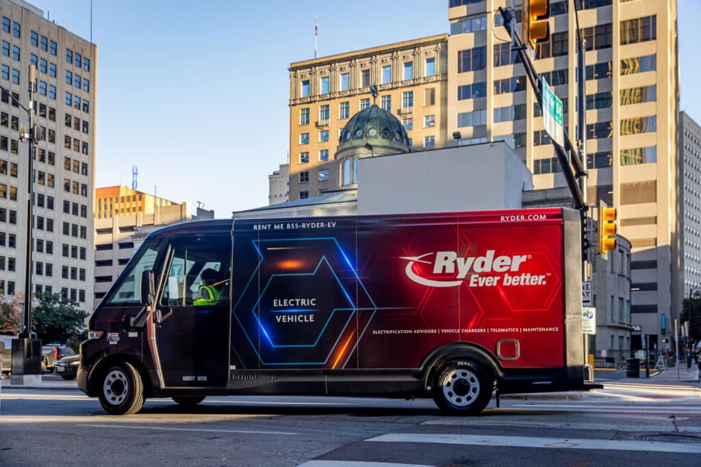 Ryder System expands commercial lease program