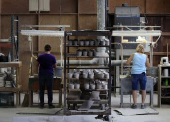 US unemployment rate rises again, cementing path to fed rate cut