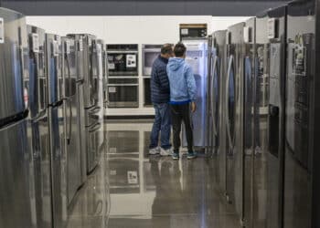 US consumers’ delinquency fears rise to highest level since 2020