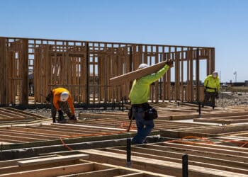 Confidence rises among US home builders as they await Fed move