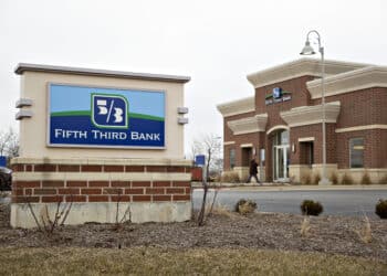 Independent lenders seize opportunity amid stringent bank regs