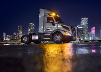Volvo Trucks Introduces Redesigned Volvo VNR for North America