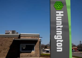 Huntington strikes $7.4 billion deal to expand in the South
