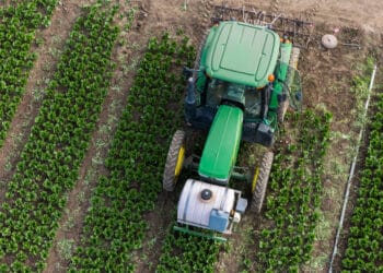 US lowers tariffs to boost investment in industrial economy