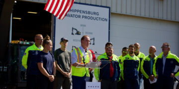John_Joyce_speaking_Volvo_employees