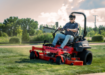 Gravely-Pro-Turn-200-ADG00957-600x400-9801ebf